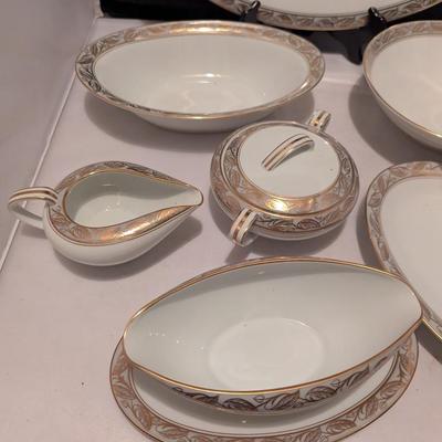 Noritake China Japan Pattern GRETA 5272 Serving Dishes (B)