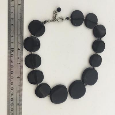 Black collar fashion necklace