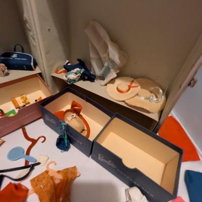 1962 Mattel Ponytail Barbie Carrying Case With Accessories (B)