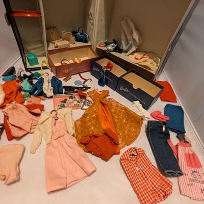 1962 Mattel Ponytail Barbie Carrying Case With Accessories (B)