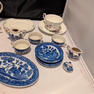 Vintage China Teacups & Plates (B)