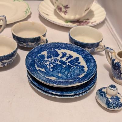 Vintage China Teacups & Plates (B)