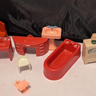 Vintage Plastic Dollhouse Furniture - B (B)