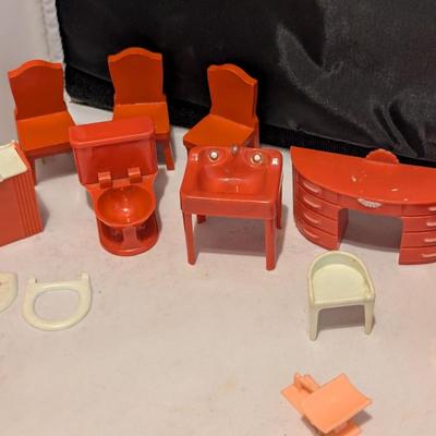 Vintage Plastic Dollhouse Furniture - B (B)