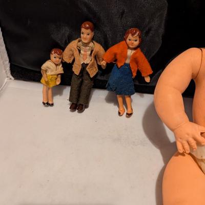Vintage Collectible Dolls 1960's & The Sun Rubber Co. Doll - D (B)