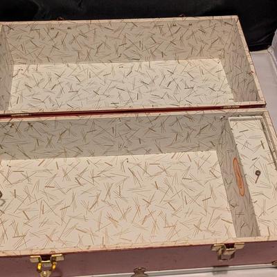 Vintage New England Cass Toys 1950s Metal Doll Trunk Case (B)