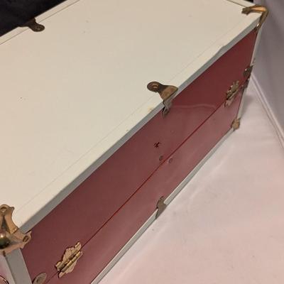 Vintage New England Cass Toys 1950s Metal Doll Trunk Case (B)
