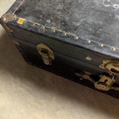 Vintage Storage Trunk (B)
