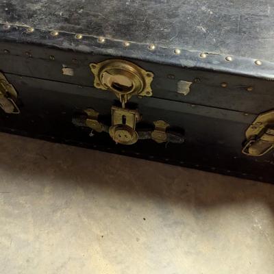 Vintage Storage Trunk (B)