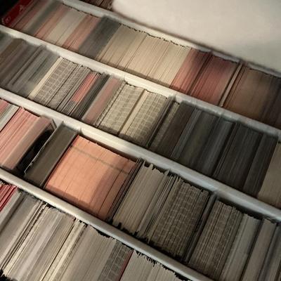 Around 1,000 random sports cards