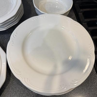 Pfaltzgraff set of dishes, bowls, platters and more!