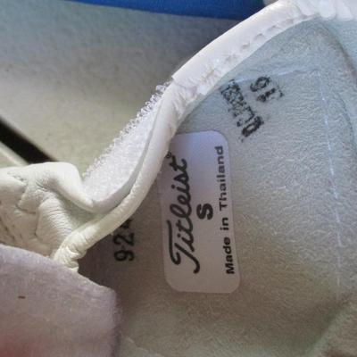 Titleist Golf Balls & Women Gloves Size S (G)