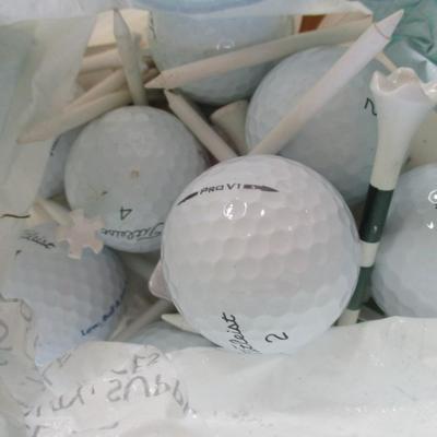 Titleist Golf Balls & Women Gloves Size S (G)