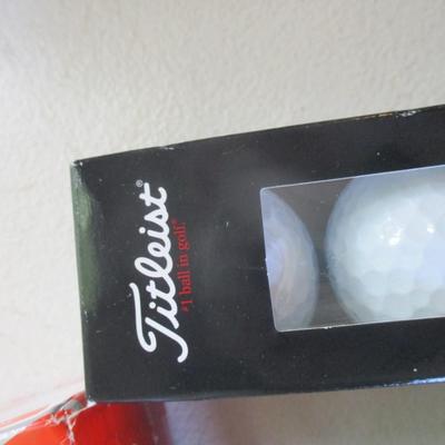 Titleist Golf Balls & Women Gloves Size S (G)