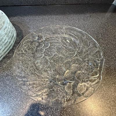 Set of 8 beautiful glass plates
