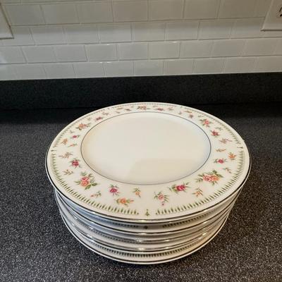 8 Abingdon plates