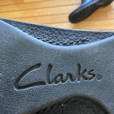 Collection of Women’s Shoes and Accessories - Shoe Size 8-9W (B2-DZ)