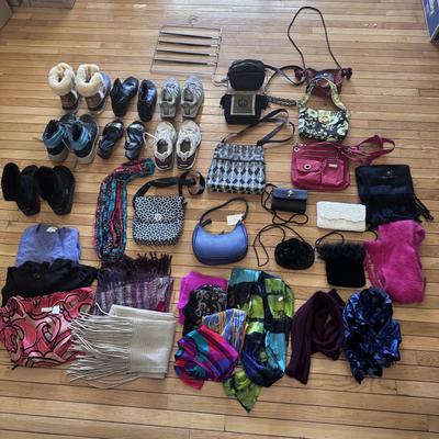 Collection of Women’s Shoes and Accessories - Shoe Size 8-9W (B2-DZ)