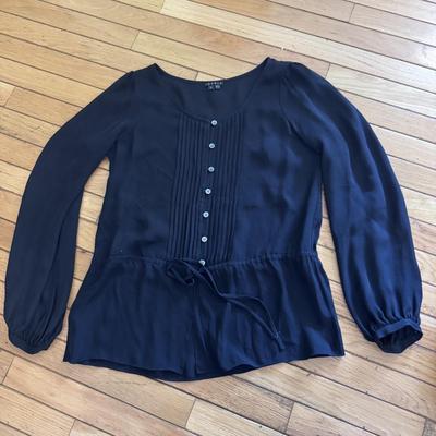 Collection of Women’s Shoes and Accessories - Shoe Size 8-9W (B2-DZ)