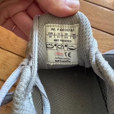 Collection of Women’s Shoes and Accessories - Shoe Size 8-9W (B2-DZ)