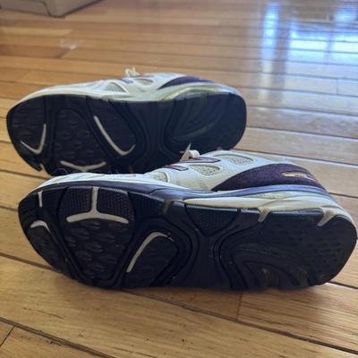 Collection of Women’s Shoes and Accessories - Shoe Size 8-9W (B2-DZ)