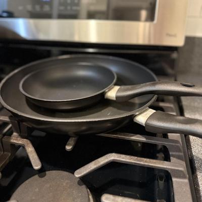 Two pots and two frying pans