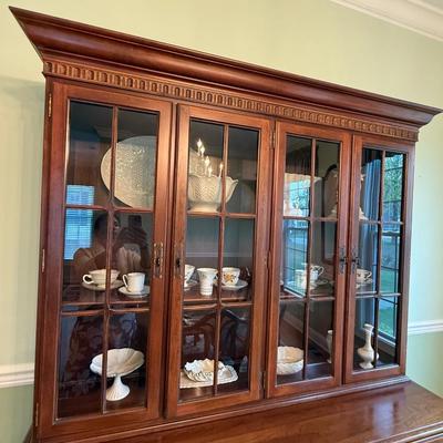 Ethan Allen china cabinet
