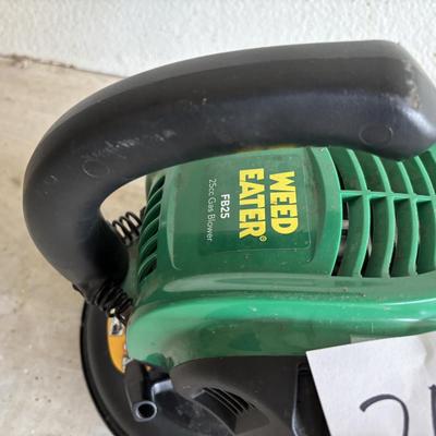 Weed Eater FB25 Gas Blower