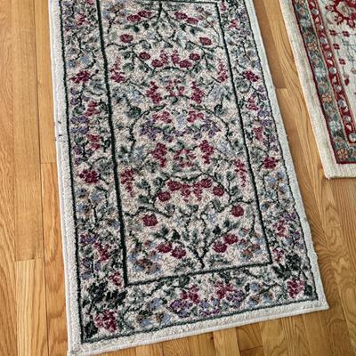 Floral 3.4 x 2 throw rug
