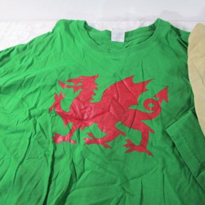2 men's t-shirts, size 3XL