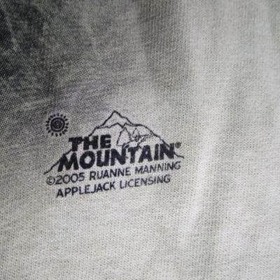 2 men's t-shirts, size 3XL