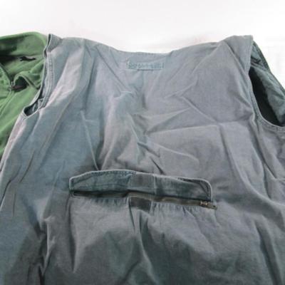 2 men's vests, size 4XL