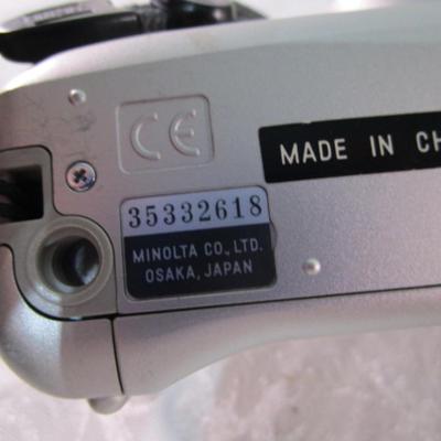Minolta 110 zoom date film camera