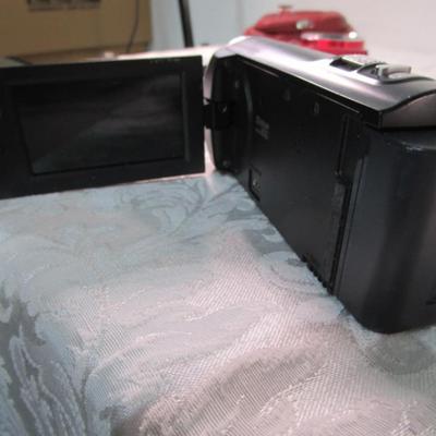 Sony 8.9 megapixel handicam video camera