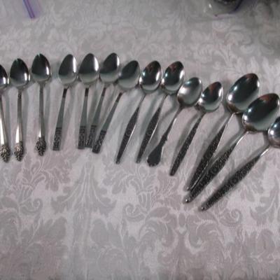16 Stainless steel spoons