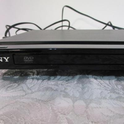 Sony CD/DVD player Model DVP-SR500H