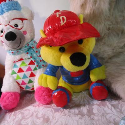 Stuffed animals and 2 Ty Teenie Weenie Boo's