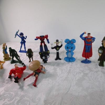 13 Toy figurines