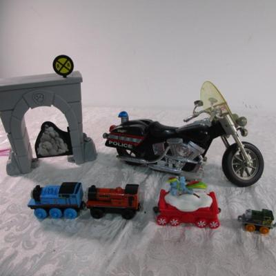 Sale Photo Thumbnail #324: Train takes LR44 button batteries that need replacing, motorcycle is 11" long, see pictures - D