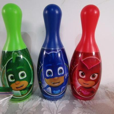 Bowling game, toy balls, Minions figure, small doll furniture