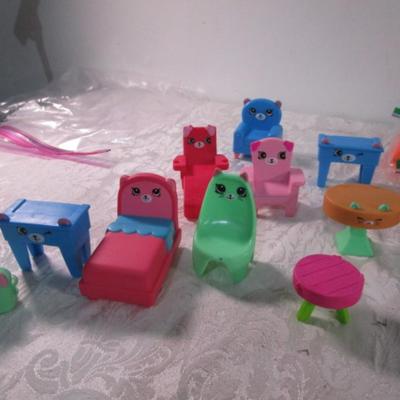 Bowling game, toy balls, Minions figure, small doll furniture