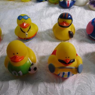 10 sports rubber ducks