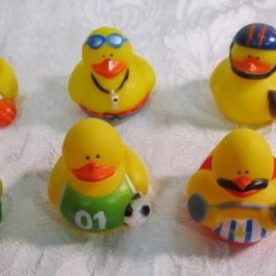 10 sports rubber ducks