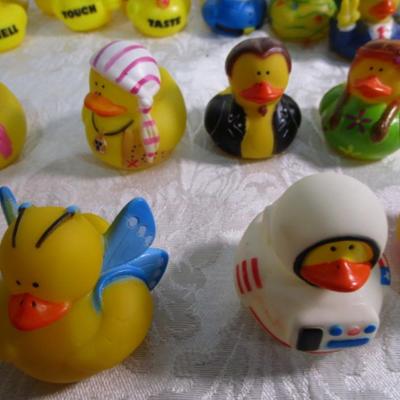 10 Halloween rubber ducks