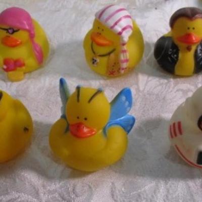 10 Halloween rubber ducks