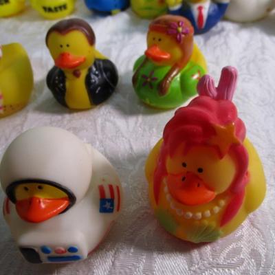 10 Halloween rubber ducks