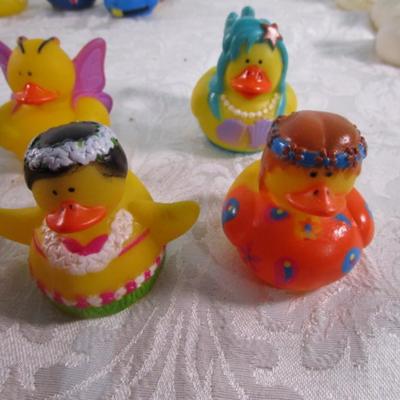10 costumed rubber ducks