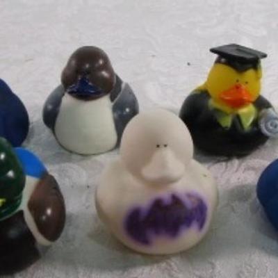 10 various rubber ducks