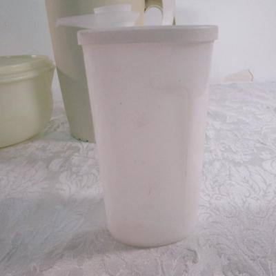 Tupperware containers