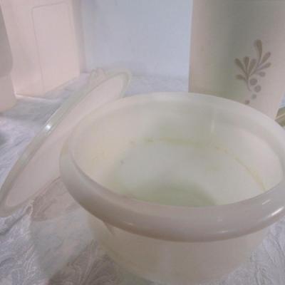 Tupperware containers
